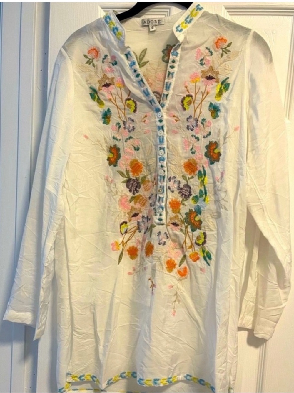 Adore White Embroidered Floral Tunic in size small